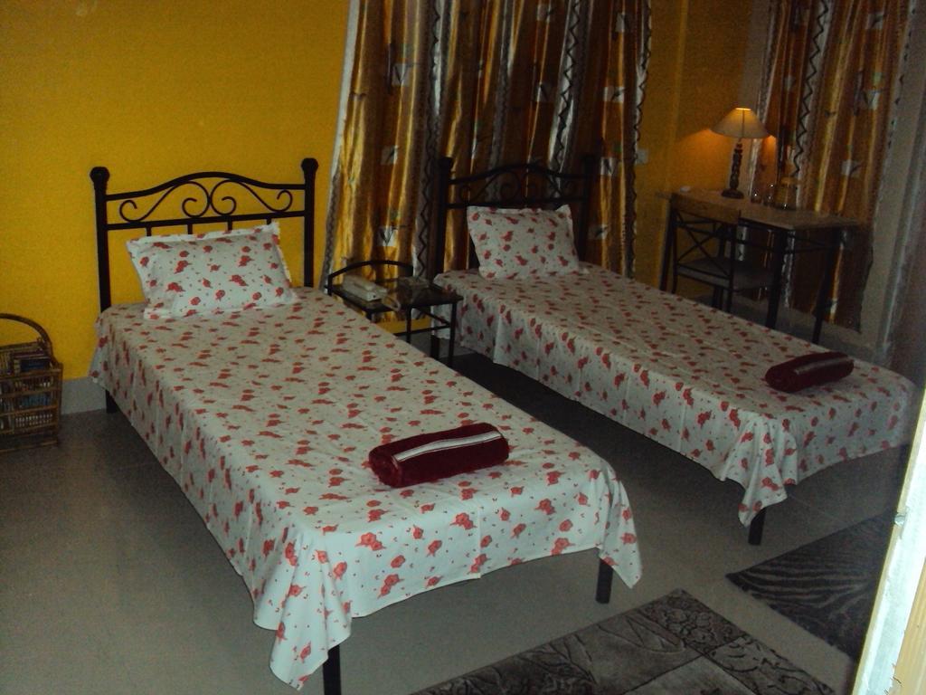 Hotel Kings Castle Guwahati Phòng bức ảnh